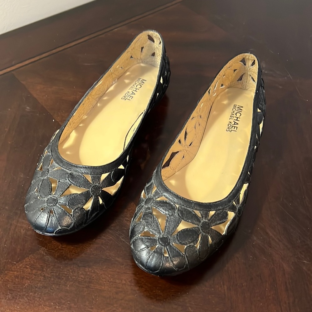 Micheal Kors black ballet flats